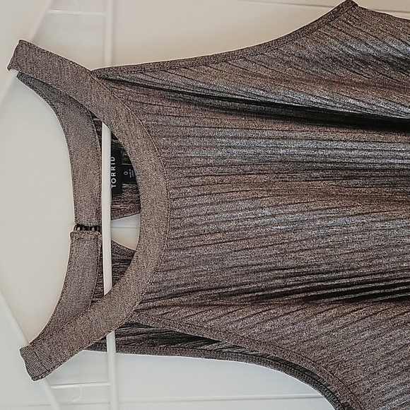 Torrid Pleated Metallic Knit Tank - Picture 3 of 10